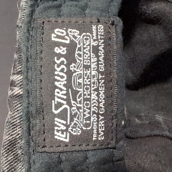 Levi's Strauss & Co ,Two Horse Brand Women's Black Acid Wash Denim Cap. - Picture 7 of 7